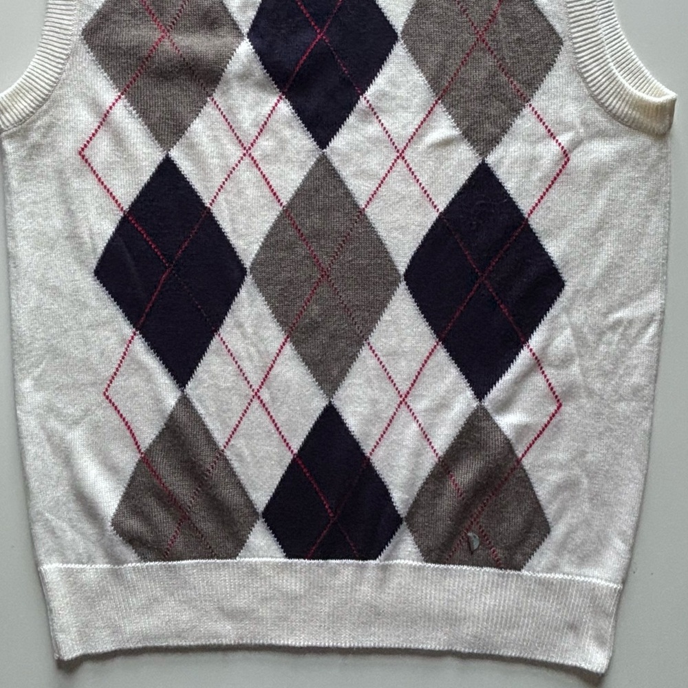 VEST - Picture 4 of 10